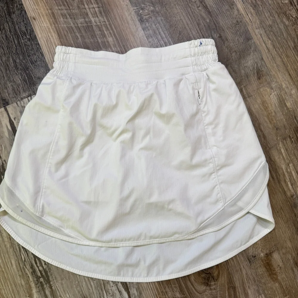 Lululemon Skort Womens 2 White Pace Rival Skirt Athletic Tennis Golf Pickleball